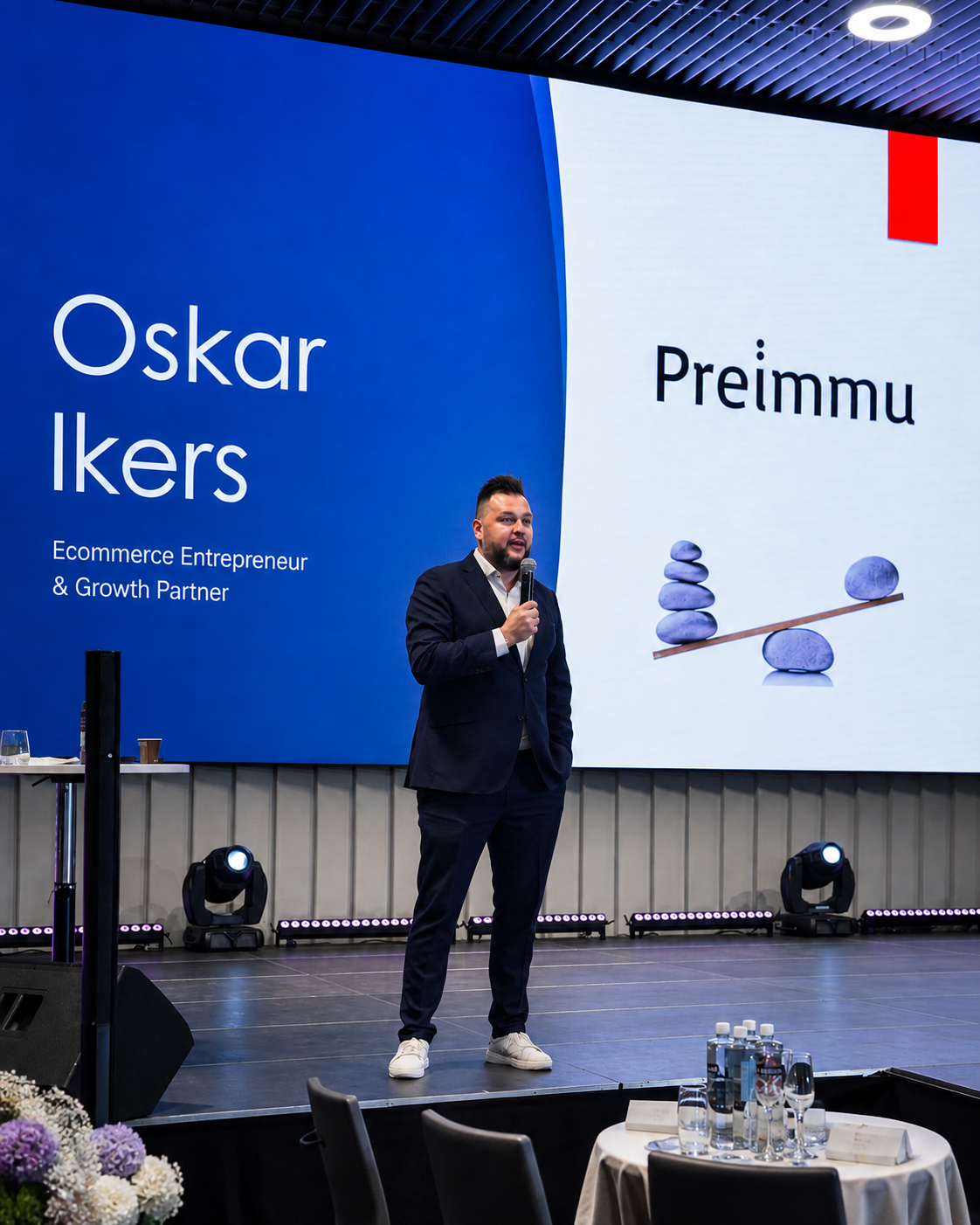 Oskar Ikers presenting Preimmu ecommerce experience at a business conference